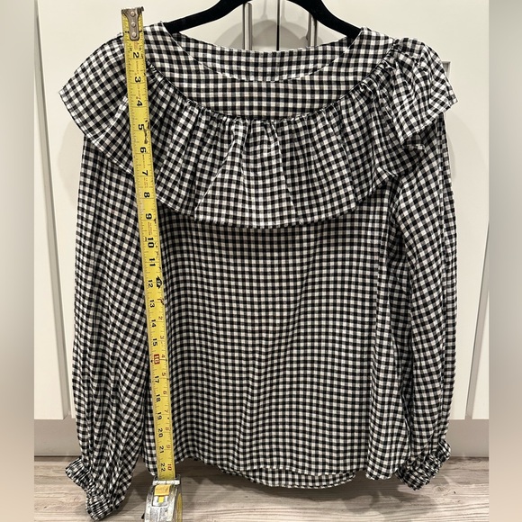 Zara Black & White Gingham Long Sleeve Top - Ruffle Plaid Neckline
MEDIUM - Picture 11 of 14